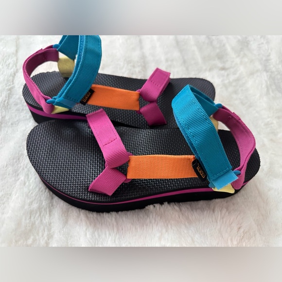 TEVA FLATFORM Sandals - Picture 1 of 5